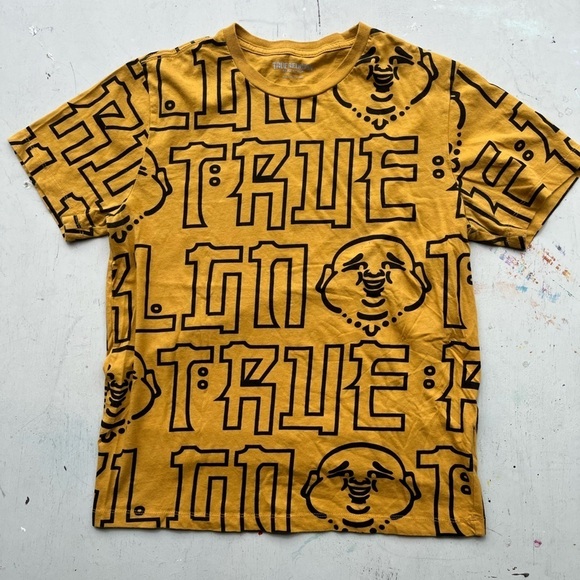 Women's True Religion T-Shirt Yellow All-Over Print M Buddha Y2K Logo Streetwear - Picture 4 of 12
